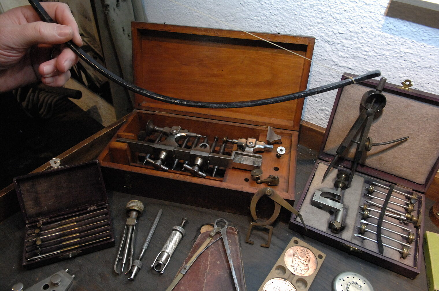 Exponate der neuen alten Uhrmacherwerkstatt